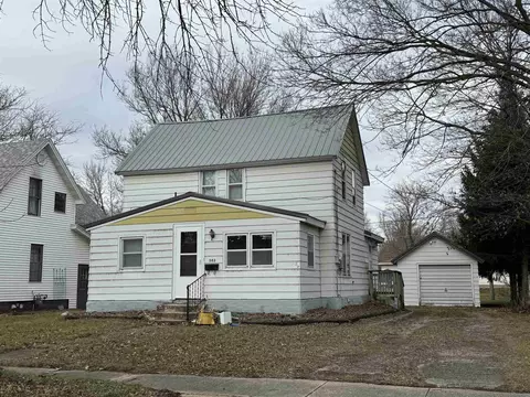 503 17th Ave, Charles City, IA 50616
