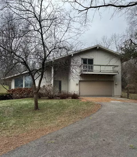 201 SW Summer Dr, Saint Lucas, IA 52166