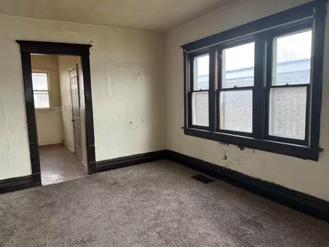 419 E 9th St, Waterloo, IA 50703 photo 6