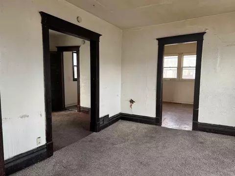 419 E 9th St, Waterloo, IA 50703 photo 5