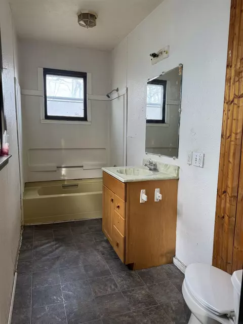 419 E 9th St, Waterloo, IA 50703 photo 11
