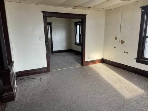 419 E 9th St, Waterloo, IA 50703 photo 3