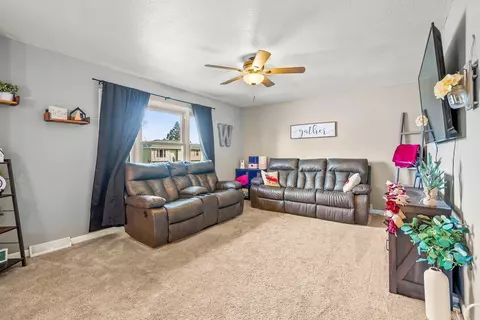 1146 Fleur Dr, Waterloo, IA 50701 photo 4