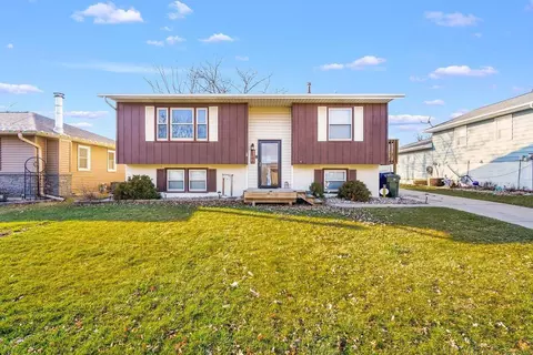1146 Fleur Dr, Waterloo, IA 50701