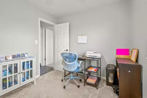 1146 Fleur Dr, Waterloo, IA 50701 photo 9
