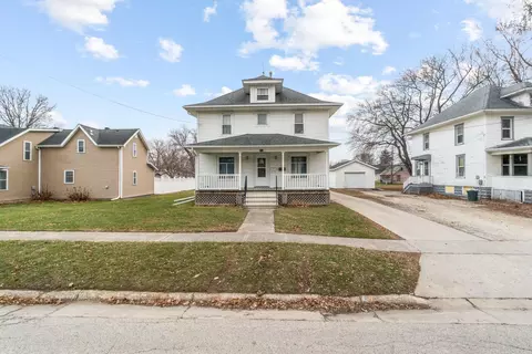 411 W 3rd St, Sumner, IA 50674 photo 2
