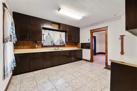 411 W 3rd St, Sumner, IA 50674 photo 5