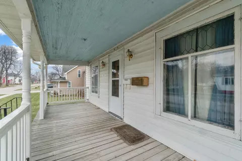 411 W 3rd St, Sumner, IA 50674 photo 3