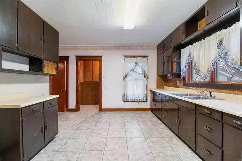 411 W 3rd St, Sumner, IA 50674 photo 4