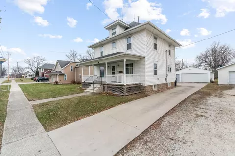 411 W 3rd St, Sumner, IA 50674