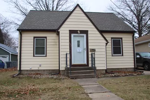 142 S Jefferson, Hudson, IA 50643