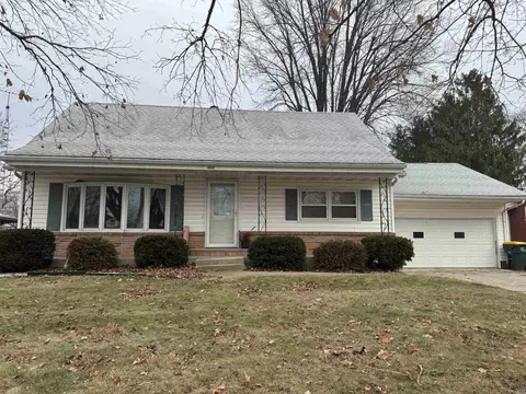 404 NE 3 Ave, Waukon, IA 52172