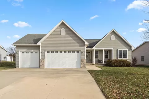 4817 Winghaven Dr, Waterloo, IA 50701