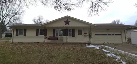 115 Pleasant Dr, La Porte City, IA 50651