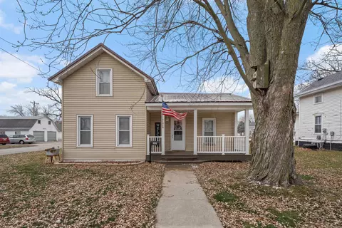 707 3rd St, La Porte City, IA 50651