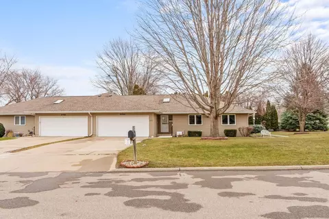2020 Terrace Dr, Cedar Falls, IA 50613