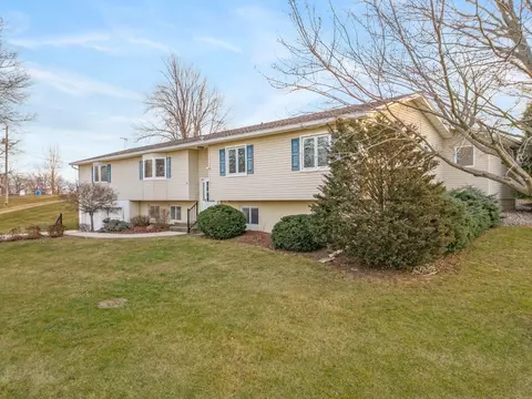 4205 W Cedar Wapsi Rd, Cedar Falls, IA 50613