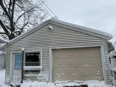 128 Summit Ave, Waterloo, IA 50701 photo 2