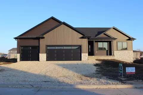 4505 Granite Ridge Rd, Cedar Falls, IA 50613