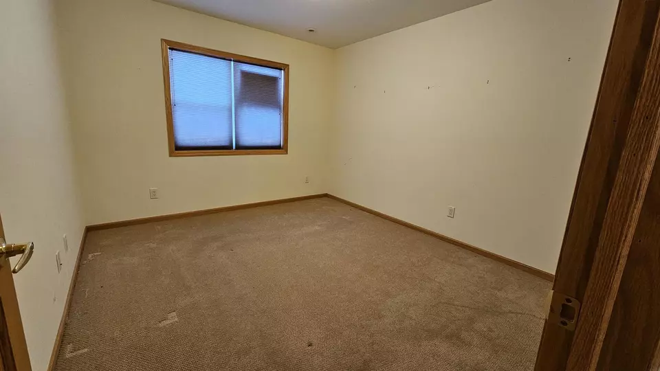  105 Lake View Ct, New Hampton, IA 50659 photo 5