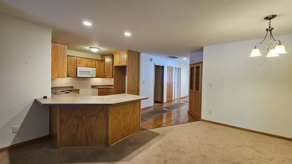  105 Lake View Ct, New Hampton, IA 50659 photo 9