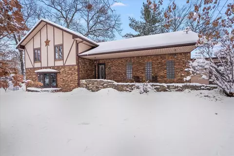 515 2nd St, Evansdale, IA 50707