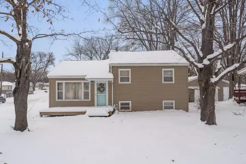 2001 Rainbow Dr, Waterloo, IA 50701