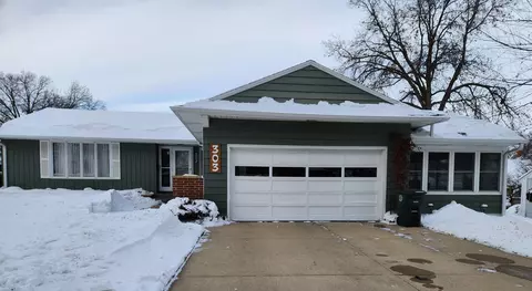 303 Hawthorne Ave, Waterloo, IA 50701