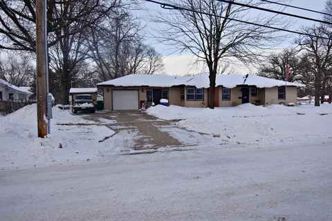 404 7th St S W, Independence, IA 50644