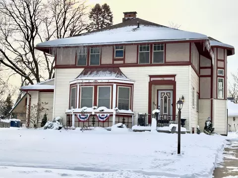 126 Prospect Ave, Waterloo, IA 50703