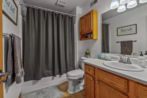 4706 Chadwick Rd #8, Cedar Falls, IA 50613 photo 9