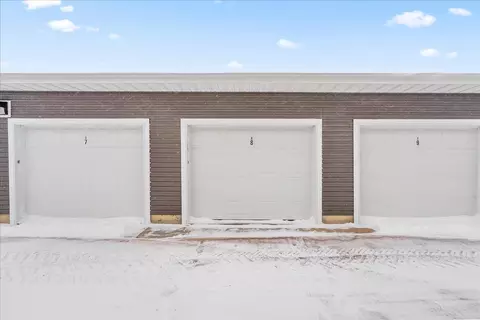 4706 Chadwick Rd #8, Cedar Falls, IA 50613 photo 2