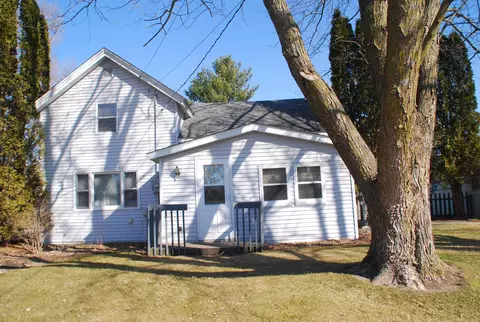 101 Alexander St, Fayette, IA 52142