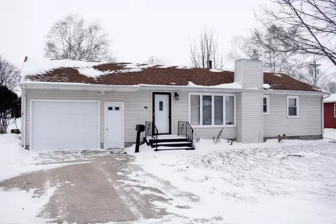 607 N 10th St, Osage, IA 50461