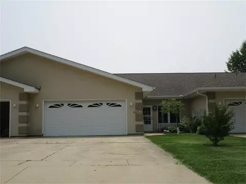 2022 W 18 St #2, Cedar Falls, IA 50613