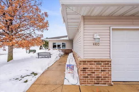 4410 Vintage Ln, Waterloo, IA 50701
