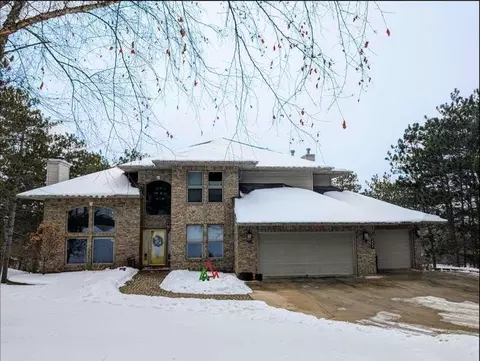 2551 Eastwood Rd, Decorah, IA 52101