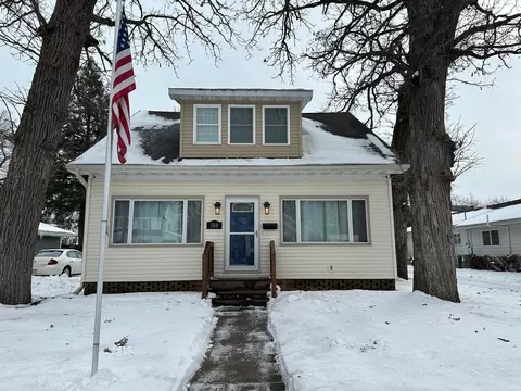 508 SW 4th Ave, Independence, IA 50644