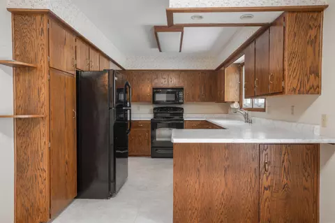 231 Lambeth Rd, Waterloo, IA 50701 photo 5