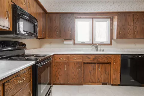 231 Lambeth Rd, Waterloo, IA 50701 photo 7