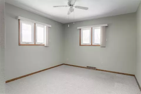 231 Lambeth Rd, Waterloo, IA 50701 photo 10
