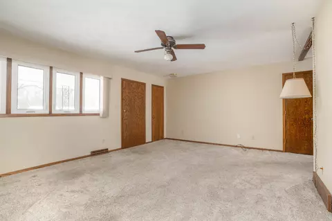 231 Lambeth Rd, Waterloo, IA 50701 photo 8