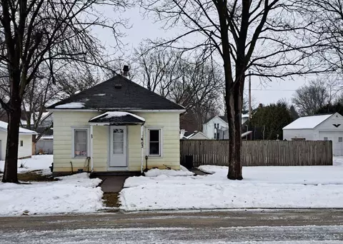 403 SE First St, Tripoli, IA 50676