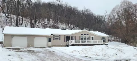 220 Blackberry Rd, Luana, IA 52156