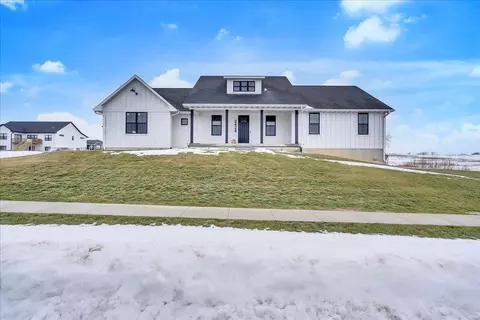 2428 Richard Rd, Cedar Falls, IA 50613
