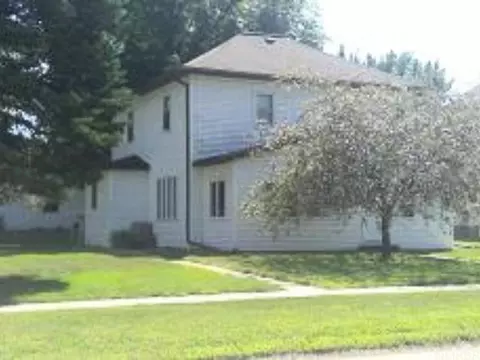 1027 Parriott St, Aplington, IA 50604