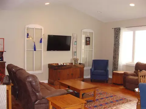 2837 Locust Rd, Decorah, IA 52101 photo 3
