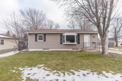 1216 Grandview Ave, Waterloo, IA 50703