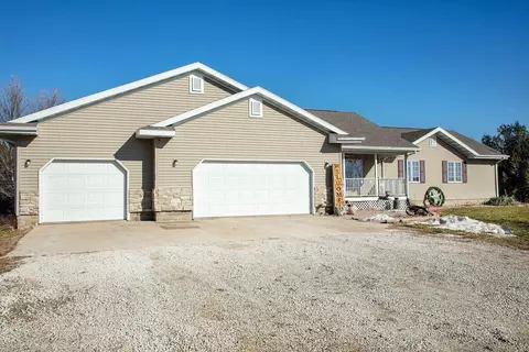 1275 Larrabee Ave, Tripoli, IA 50676