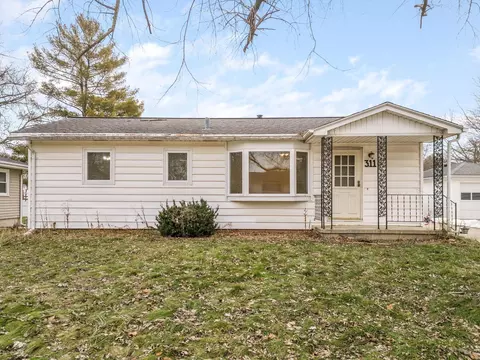 311 N Ellen St, Cedar Falls, IA 50613